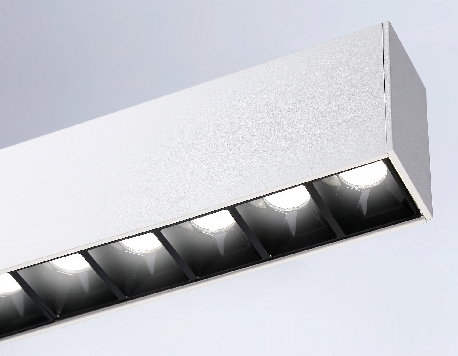 Подвесной светодиодный светильник FL5965 WH белый 48W 4200K 1200*35*1305 (Без ПДУ)