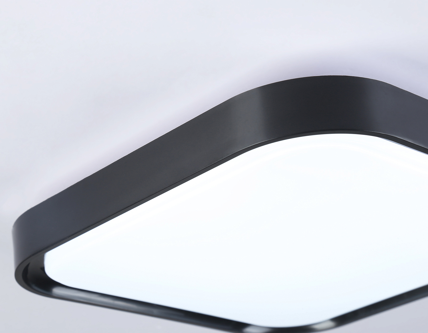 Потолочный светодиодный светильник FZ1262 BK черный 18W 5000K 250*250*60 (Без ПДУ)