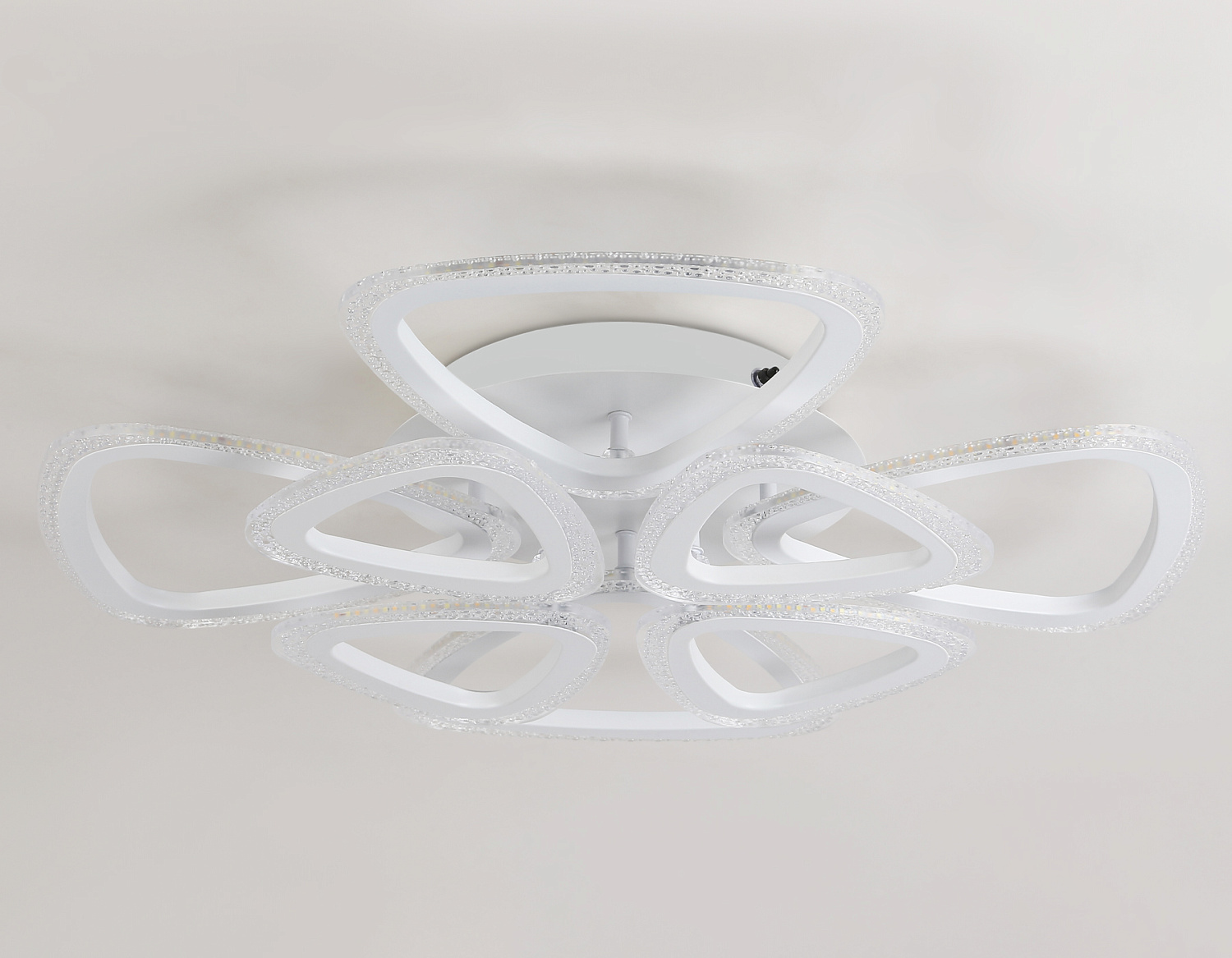 Потолочный светодиодный светильник с пультом FA4515/4+4 WH белый 106W 4200K/3000K/6400K D640*125 (ПДУ ИК)