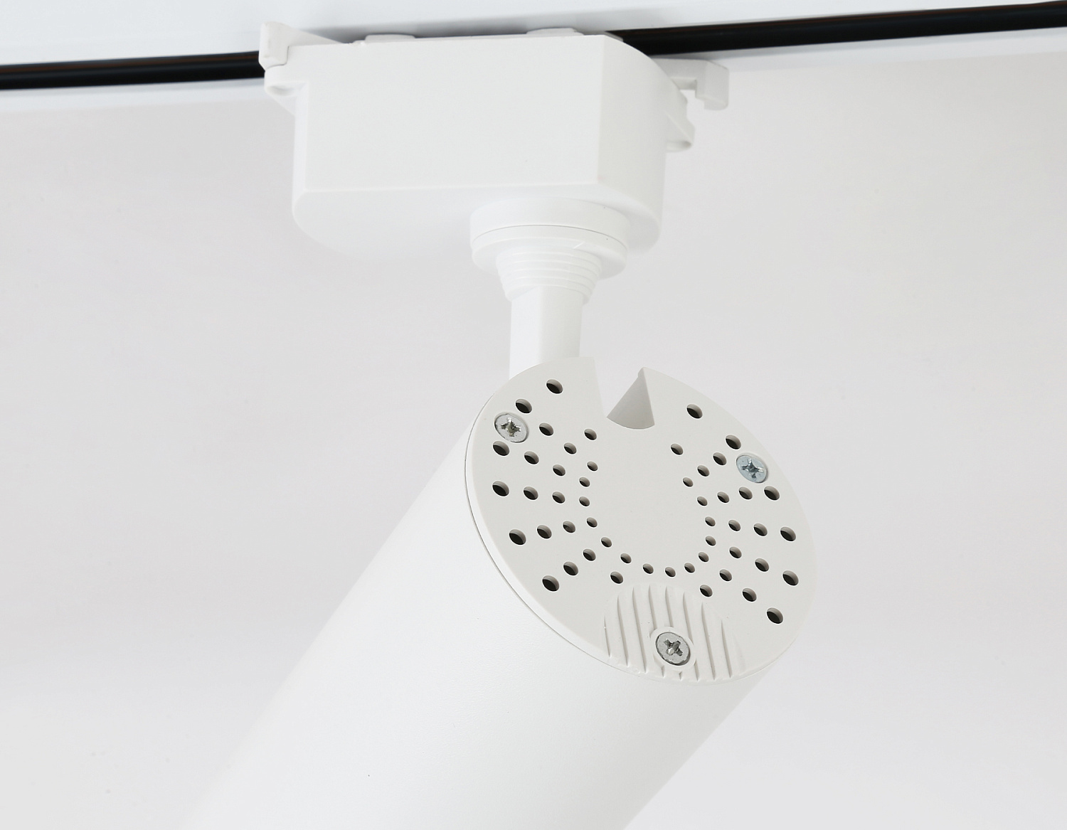 Трековый светодиодный светильник GL5821 WH белый LED 15W 4200K 24°