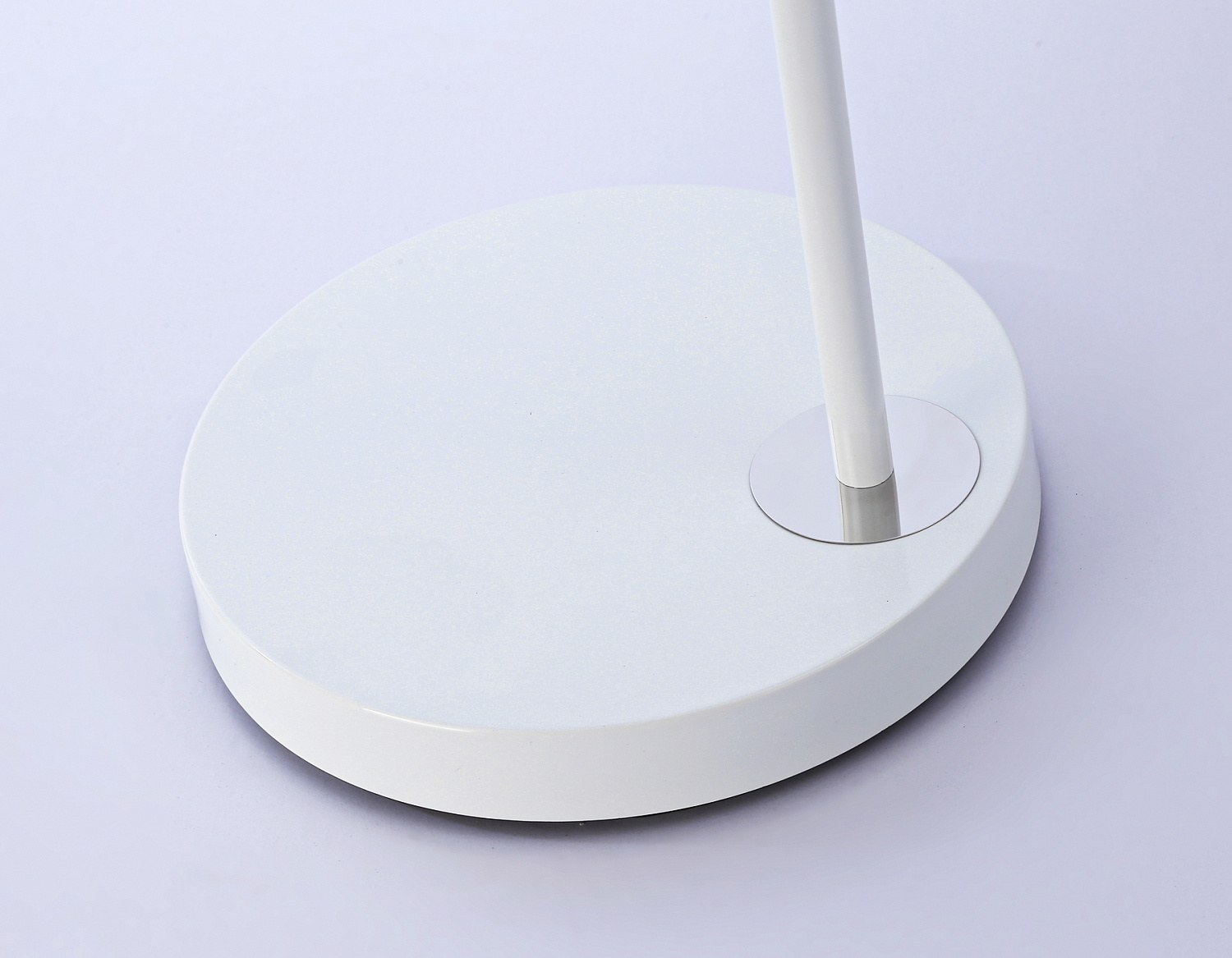 Светильник напольный с выключателем на проводе TR97680 WH белый E27 max 40W D150*1540