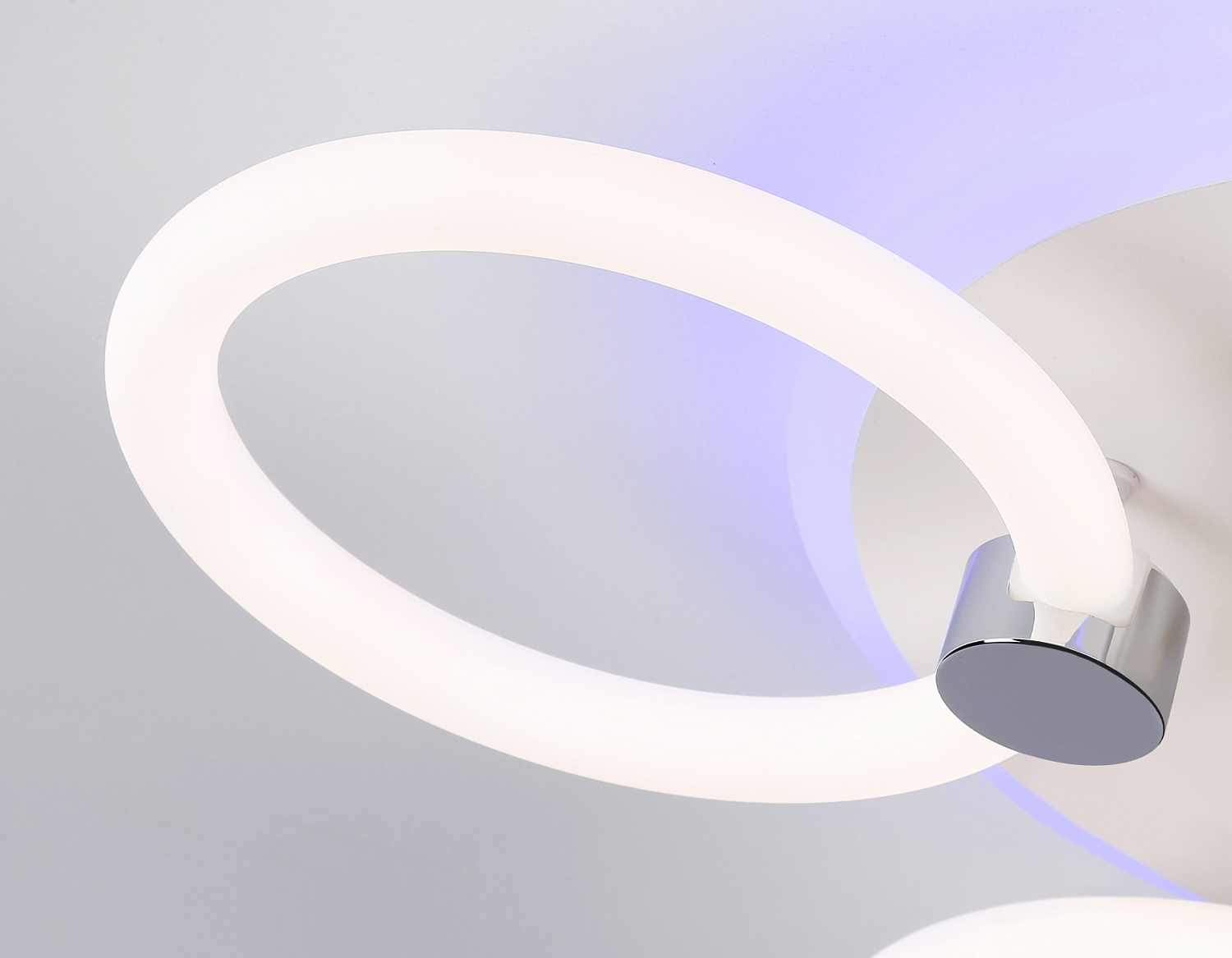 Светодиодный потолочный светильник с подсветкой FA3838/3 WH белый 42W 3000K-6400K+RGB D458*80 (ПДУ РАДИО 2.4G)