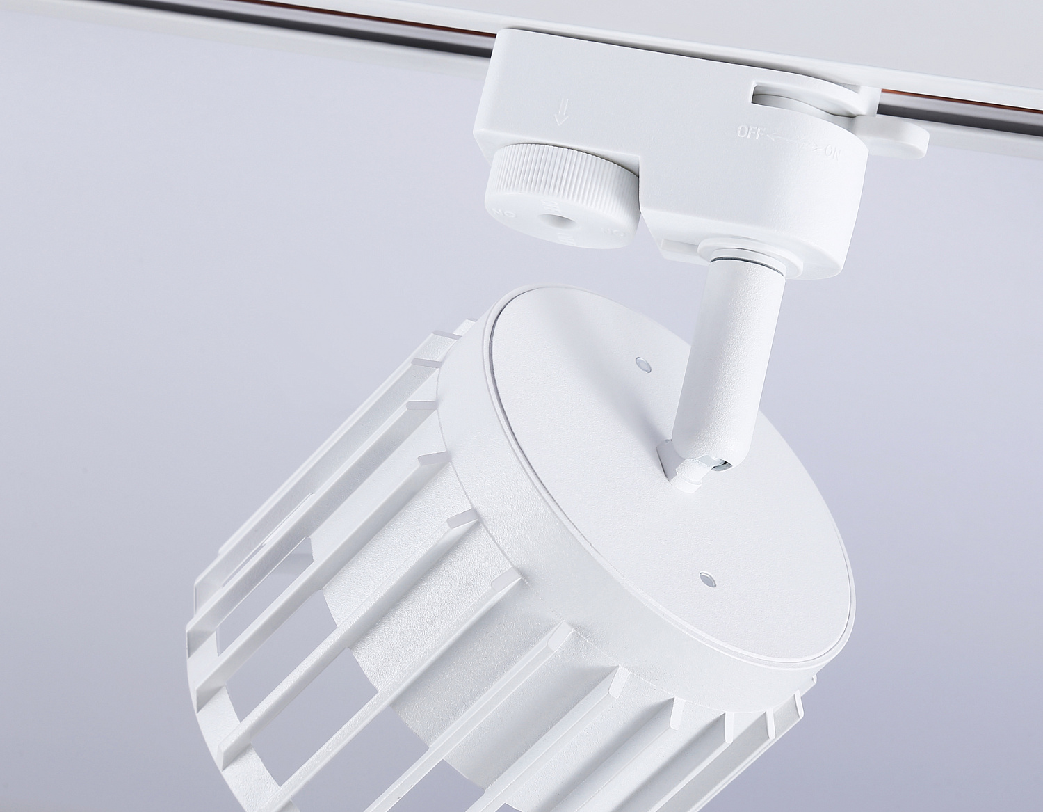 Трековый однофазный светильник со сменной лампой GL5348 WH белый GX53 D100*80