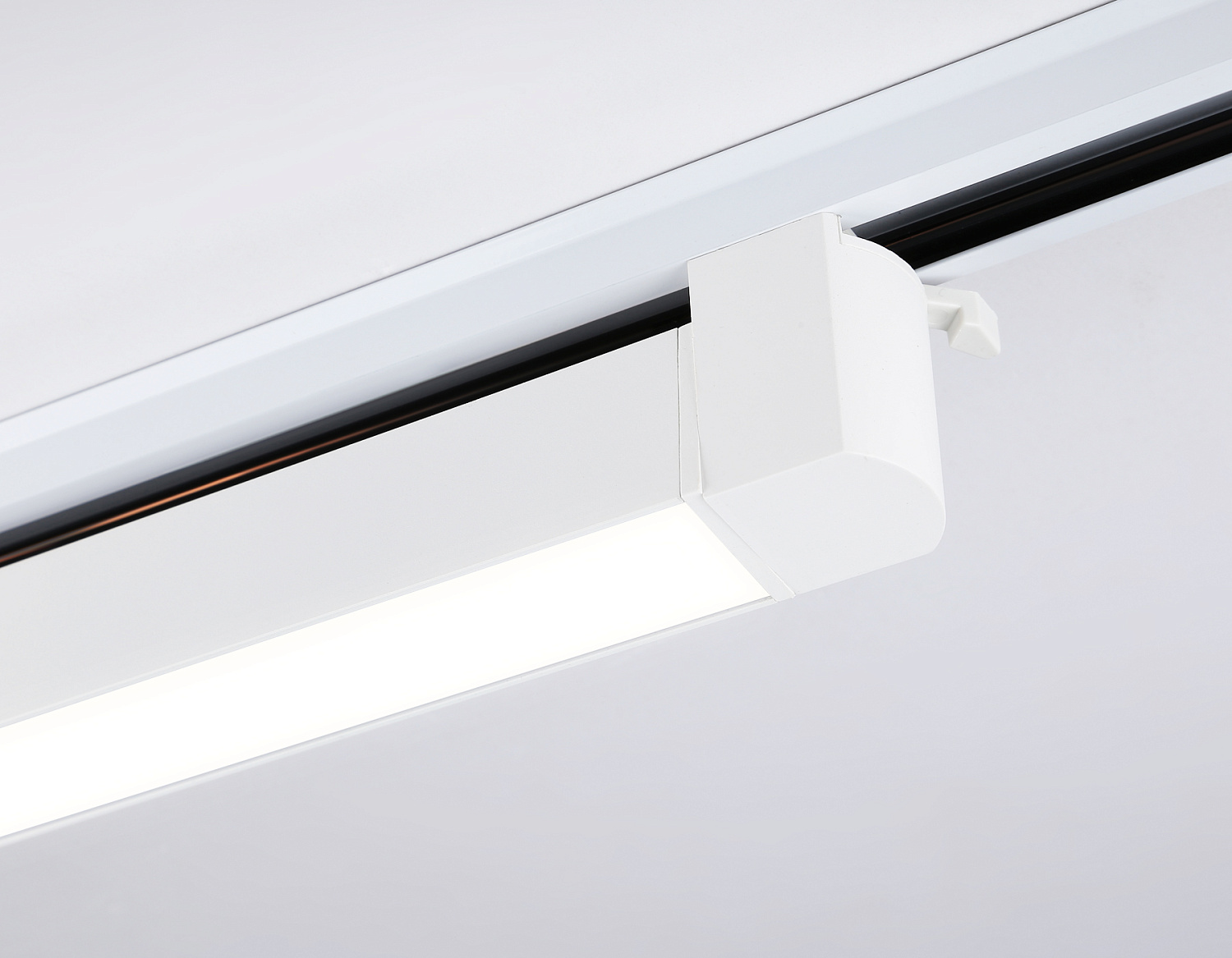 Трековый однофазный светодиодный светильник GL6736 WH белый IP20 30W 4200K 458*35*57