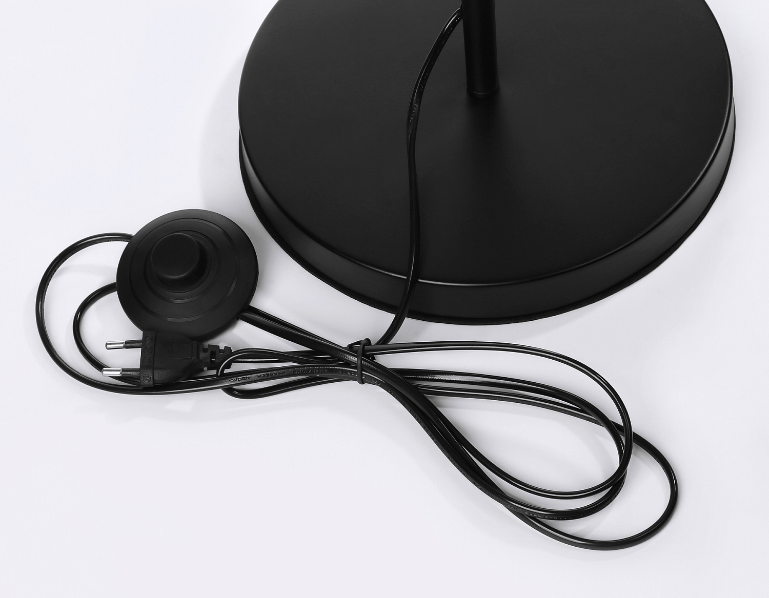 Напольный светильник со сменной лампой в стиле лофт TR8155/3 BK черный E27*3 max 40W D370*1530