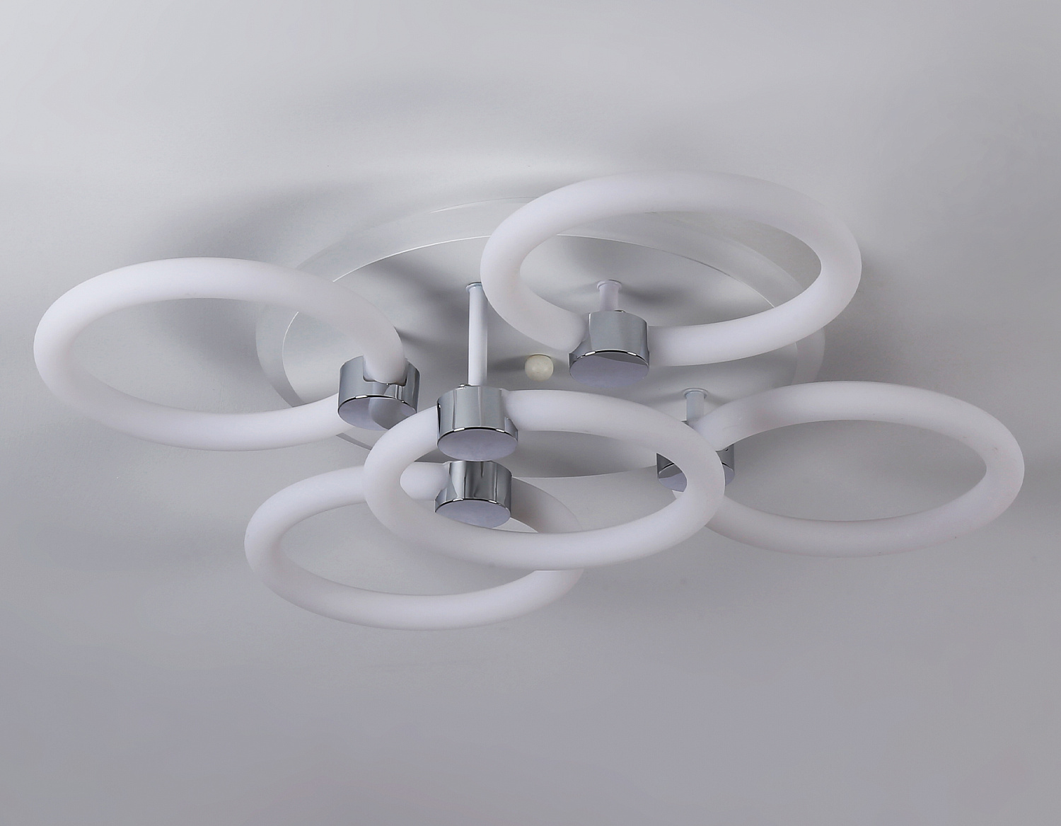 Светодиодный потолочный светильник с подсветкой FA3841/4+1 WH белый 70W 3000K-6400K+RGB D538*115 (ПДУ РАДИО 2.4G)