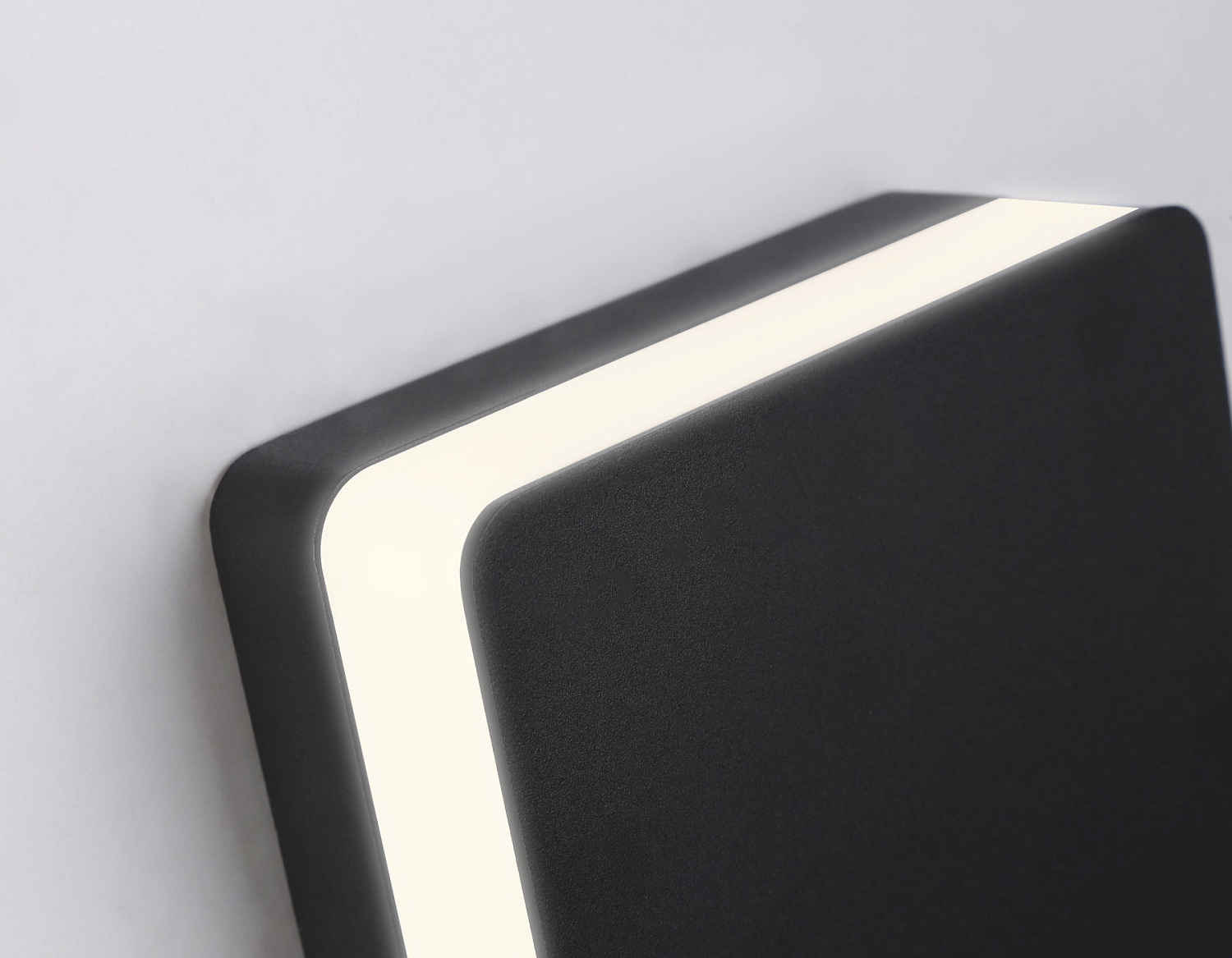 Уличный настенный светодиодный светильник IP54 ST4545 BK черный LED 4200K 11W IP54 155*155*54