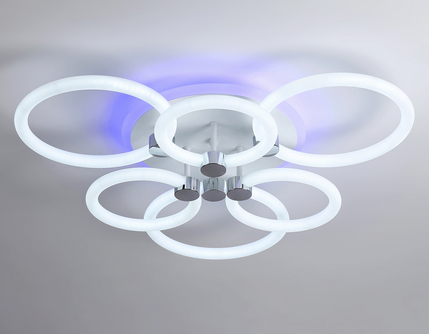 Светодиодный потолочный светильник с подсветкой FA3844/3+3 WH белый 102W 3000K-6400K+RGB D670*115 (ПДУ РАДИО 2.4G)