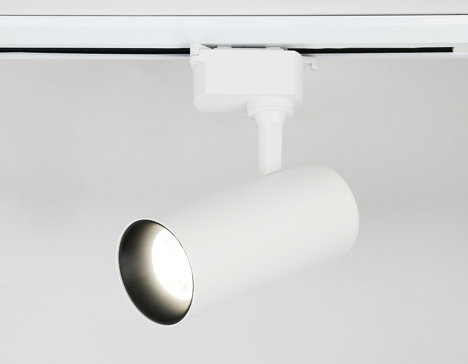 Трековый светодиодный светильник GL5821 WH белый LED 15W 4200K 24°